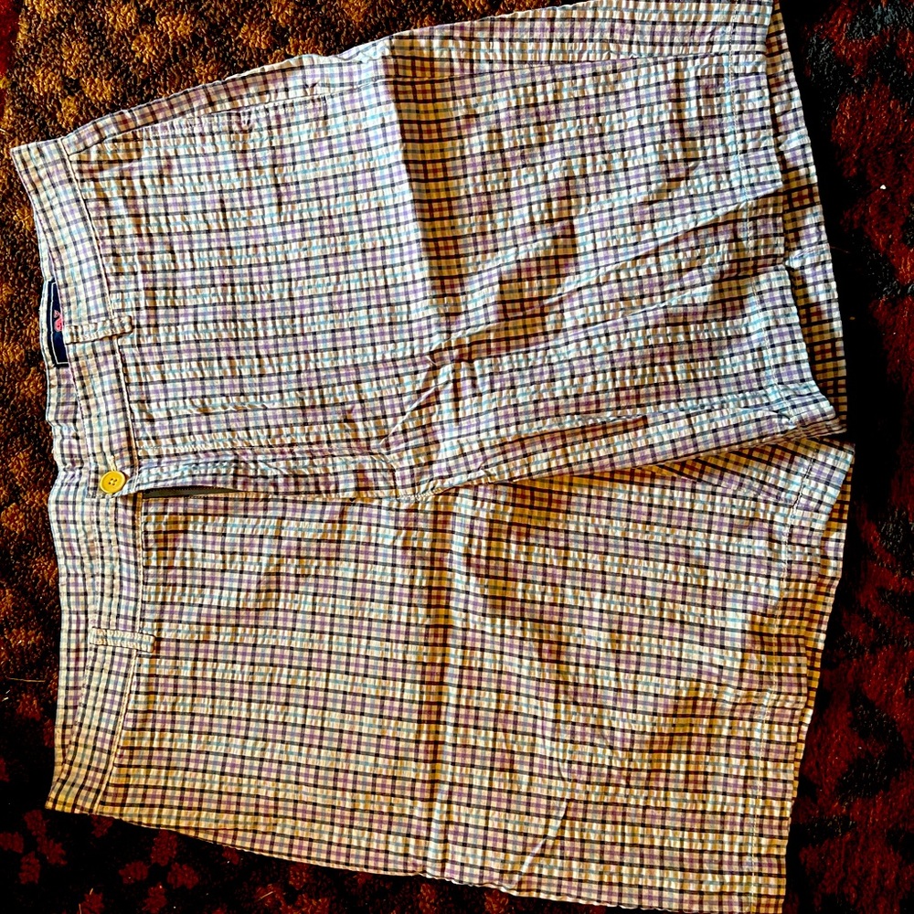 Vineyard Vines men’s plaid seersucker shorts